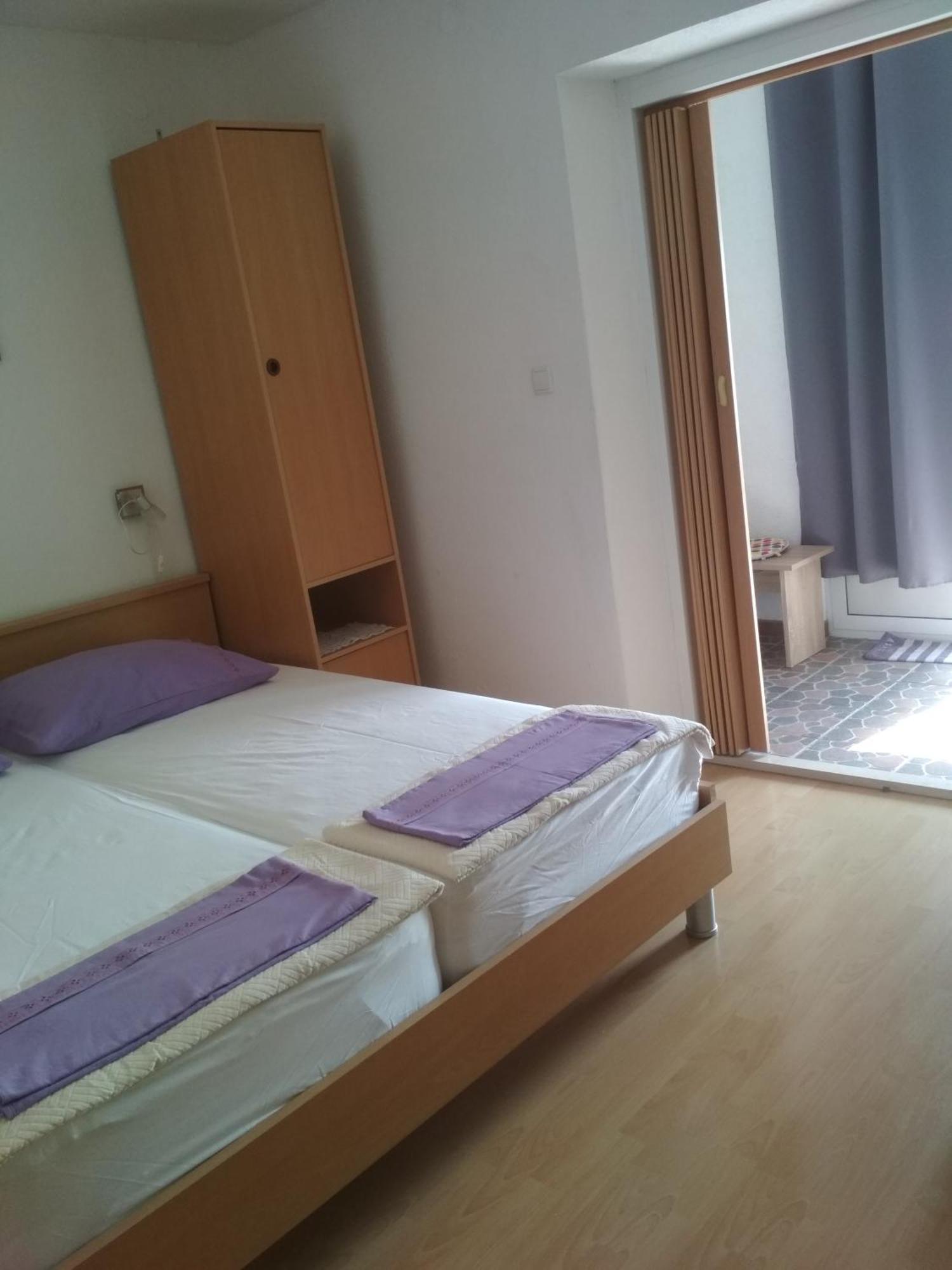 Apartmani Carevic Baška Voda Habitación foto